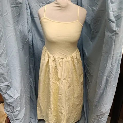 NOBODYS CHILD PETITE MADELYN MIDI DRESS IN YELLOW - UK 8