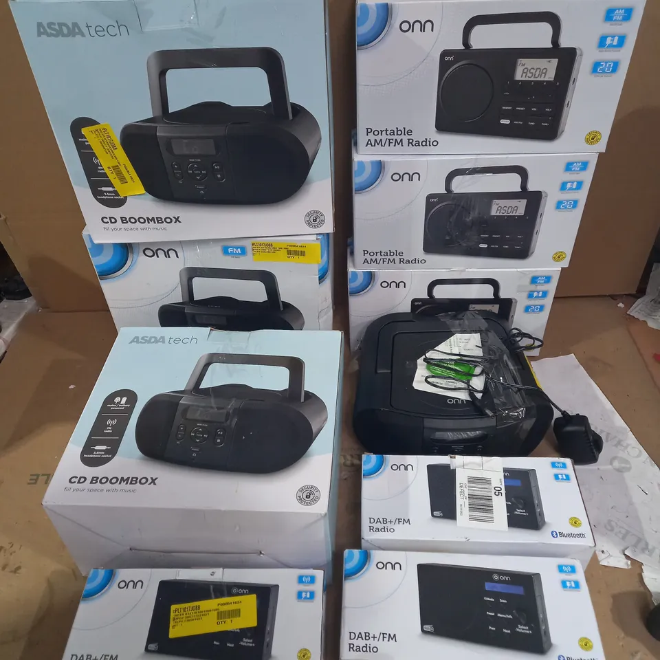 LOT OF APPROX 10 ASSORTED CD BOOMBOXES AND RADIOS
