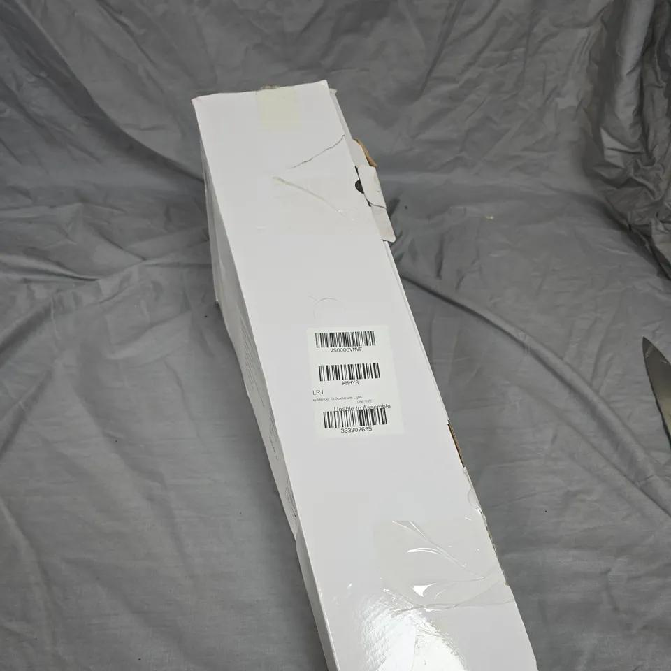 BLUEY MINI GO! TILT SCOOTER WITH LIGHTS