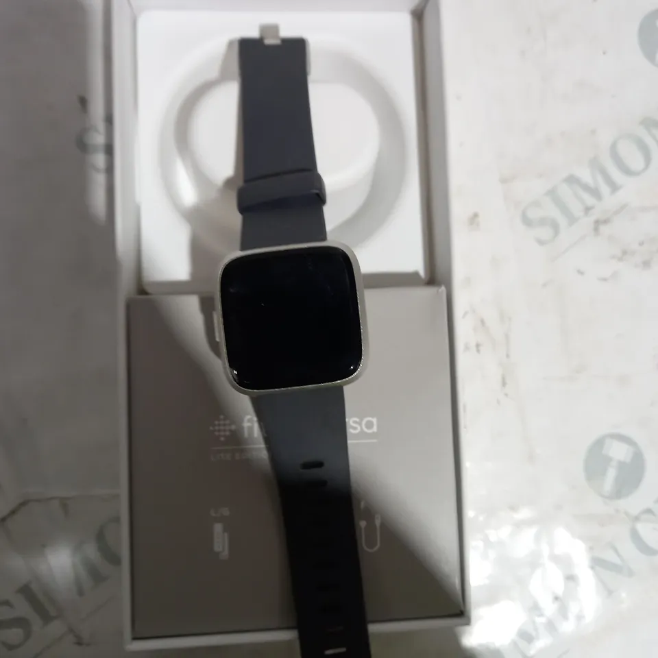 FITBIT VERSA - LITE EDITION - DARK GREY WRIST STRAP