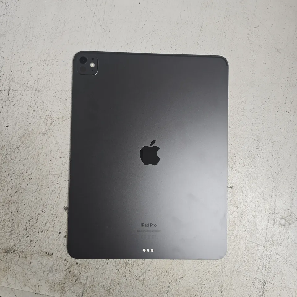 APPLE IPAD PRO 13" TABLET