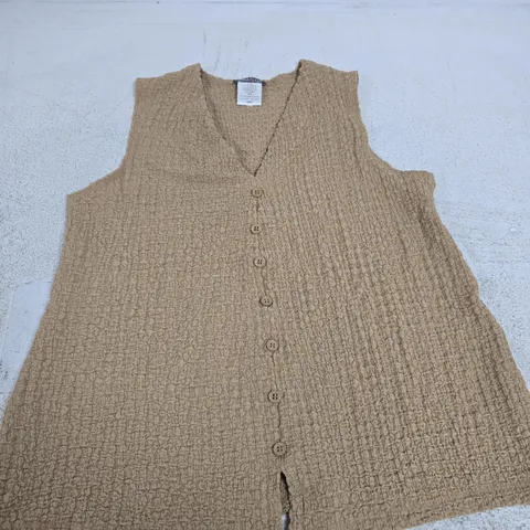 KIM & CO WOMEN'S KNIT VEST CAFE AU LAIT – UK M (US/CA M)