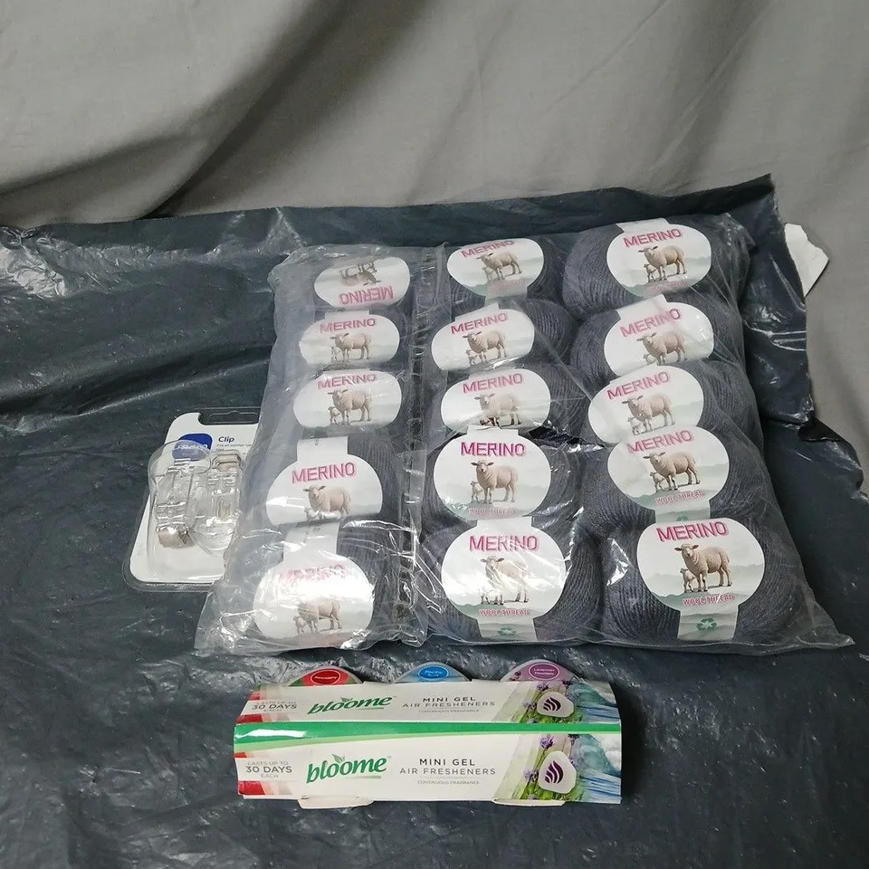 APPROXIMATELY 15 ASSORTED ITEMS TO INCLUDE MERINO WOOL, AIR FRESHENERS, MAM CLIP ETC