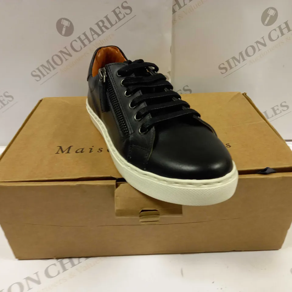 BOXED PAIR OF MAISON DE NIMES LEATHER ZIP SIDE TRAINERS IN BLACK - SIZE 3