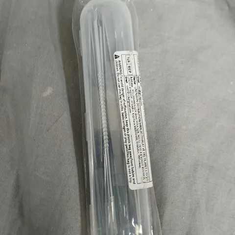 ASSORTED METAL TOOLS IN CLEAR PLASTIC CASE FOR FACE CARE PORES 