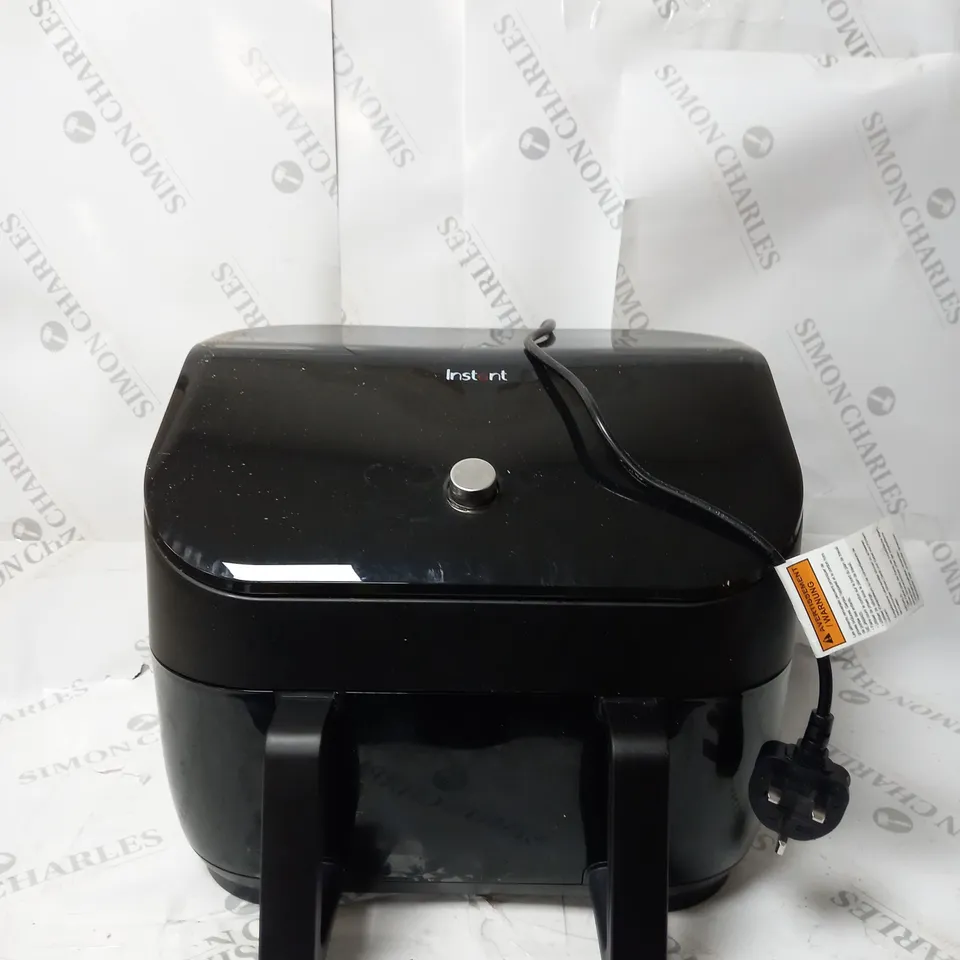 BOXED INSTANT VORTEX PLUS VERSAZONE AIR FRYER 