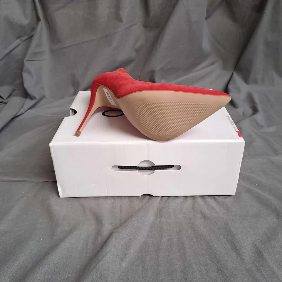 BOXED PAIR OF ALDO CASSEDY HEELS IN RED SIZE 6