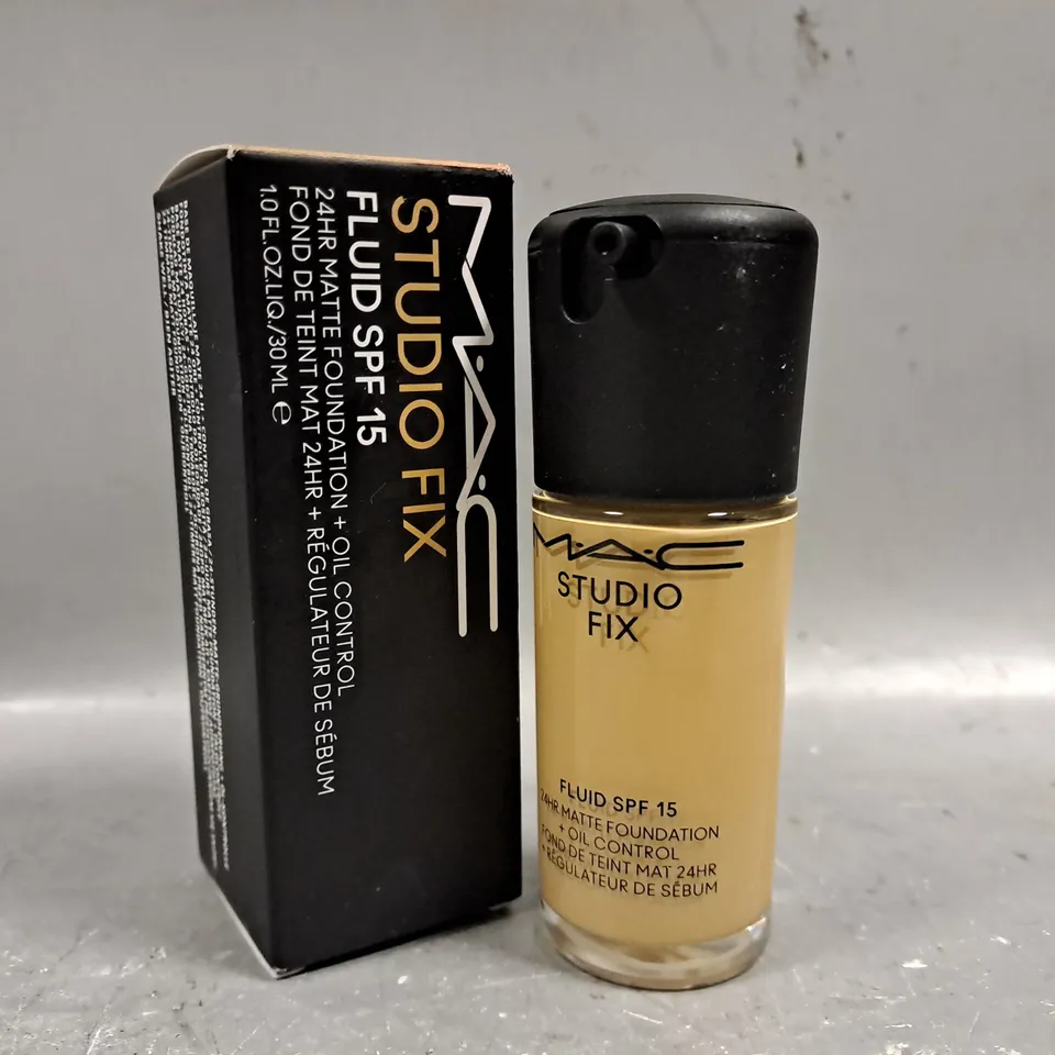 BOXED MAC STUDIO FIX FLUID FOUNDATION 30ML #NW18