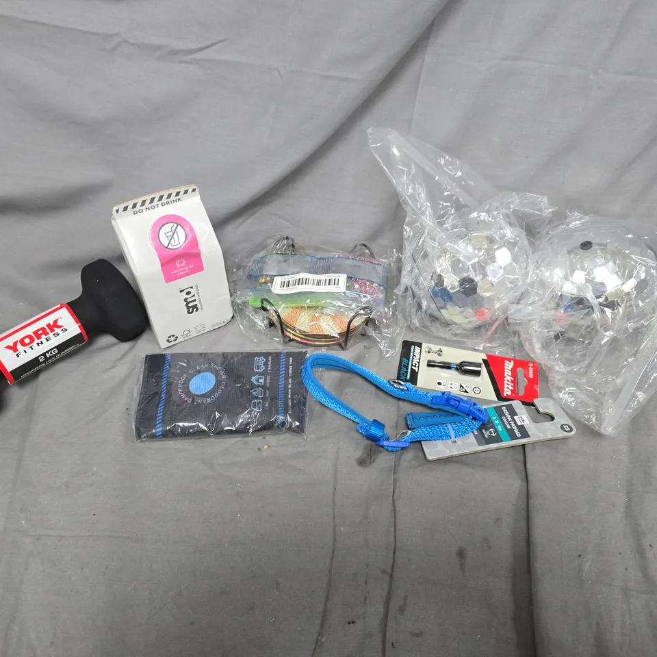 APPROXIMATELY 12 ASSORTED HOUSEHOLD ITEMS TO INCLUDE SMOL WASHING UP LIQUID, YORK 2KG DUMBBELL, MAKITA IMPACT, ETC