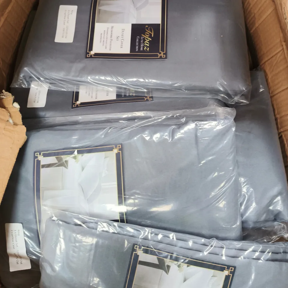 APPROXIMATELY 10 TOPAZ LUXE HOME COLLECTION DUVET COVER SETS - KING