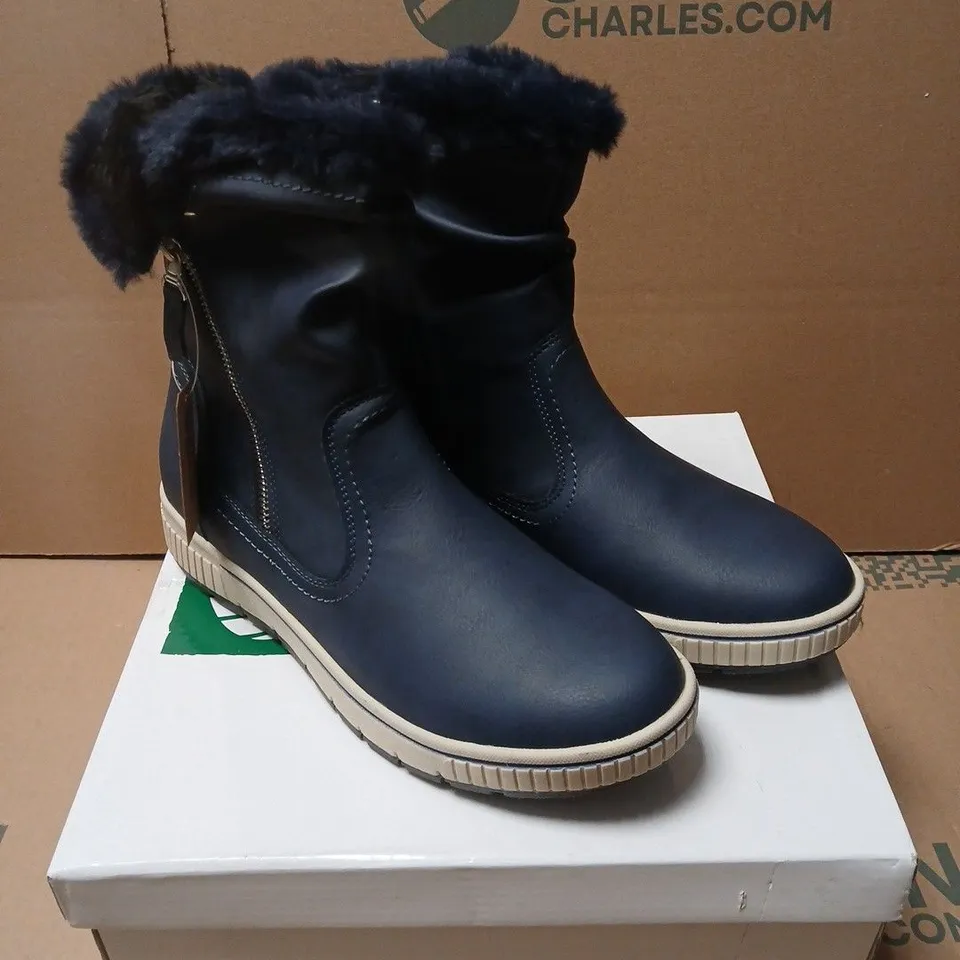 NATRELLE GAYNOR NAVY WINTER BOOTS – UK 7