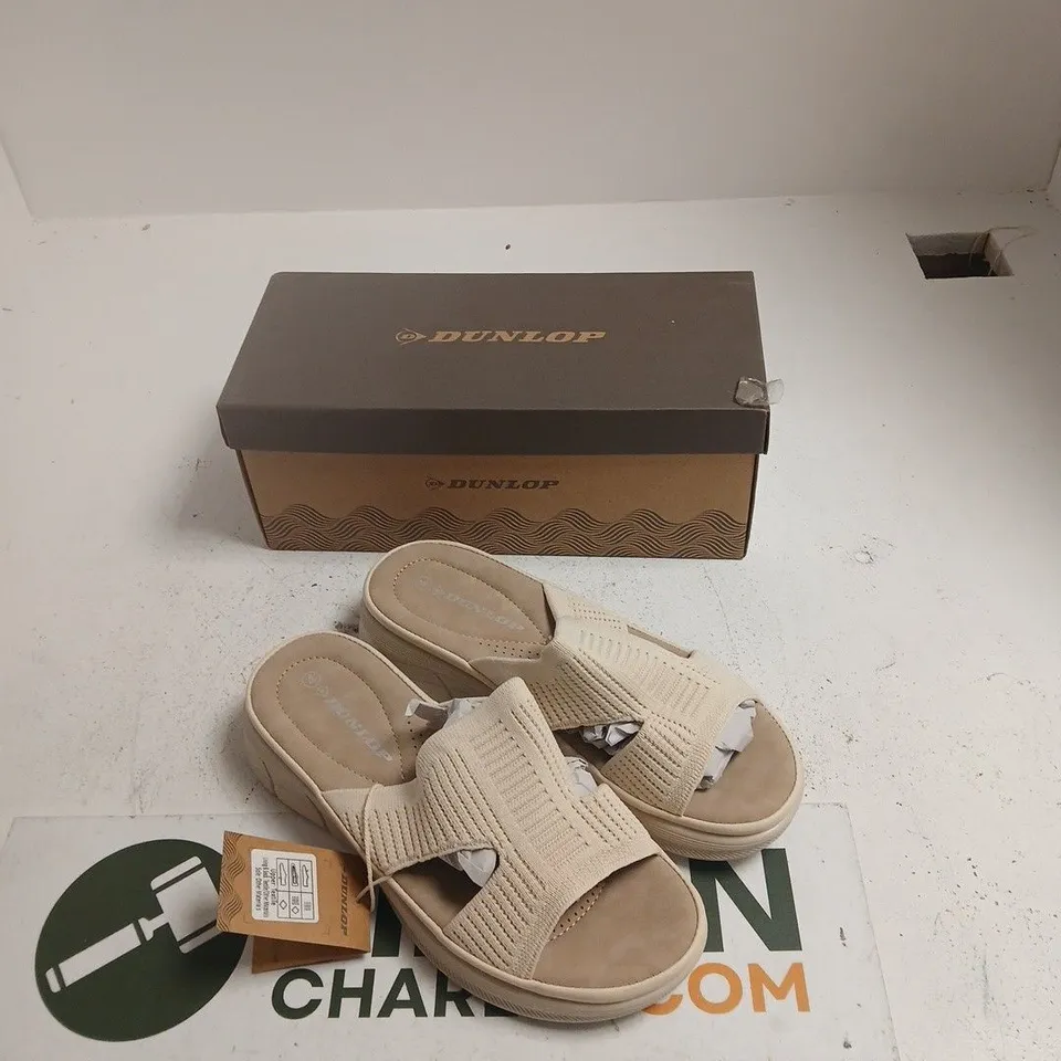 DUNLOP WREN DLP171 CREAM SANDALS – UK4 – BOXED