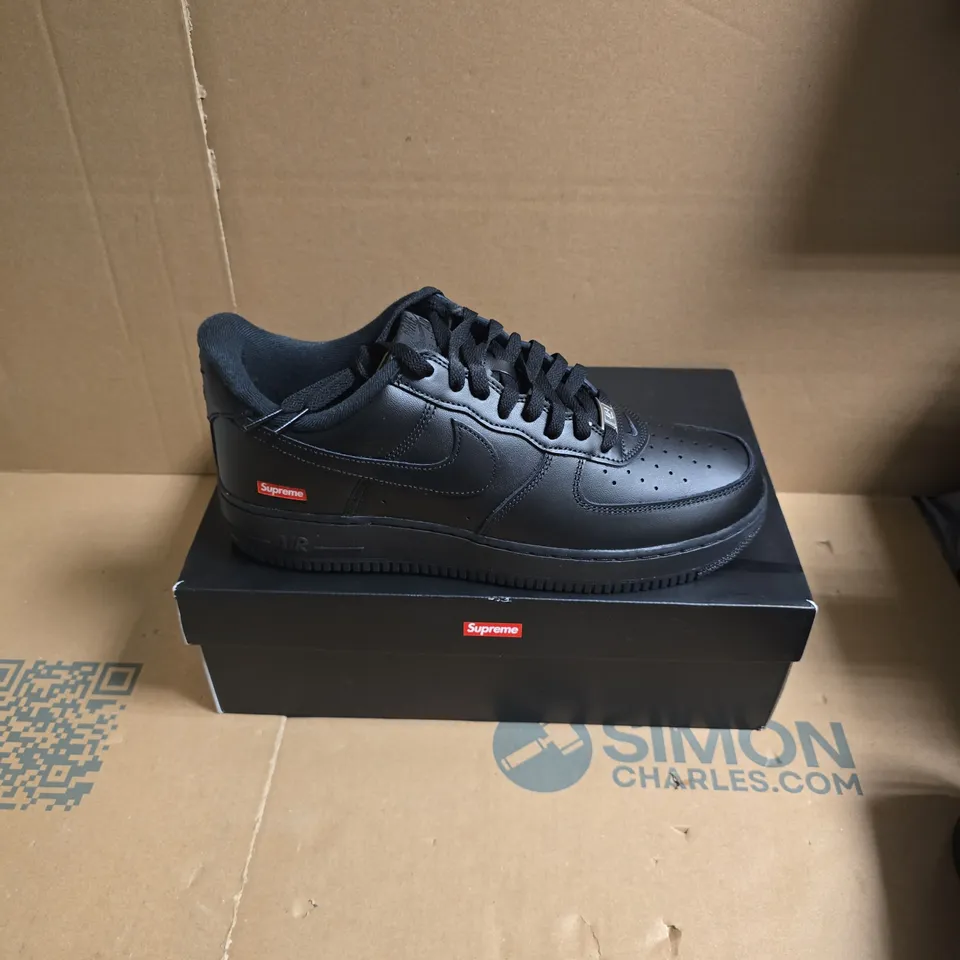 NIKE AIR FORCE 1 LOW SP – SUPREME, BLACK, UK 10