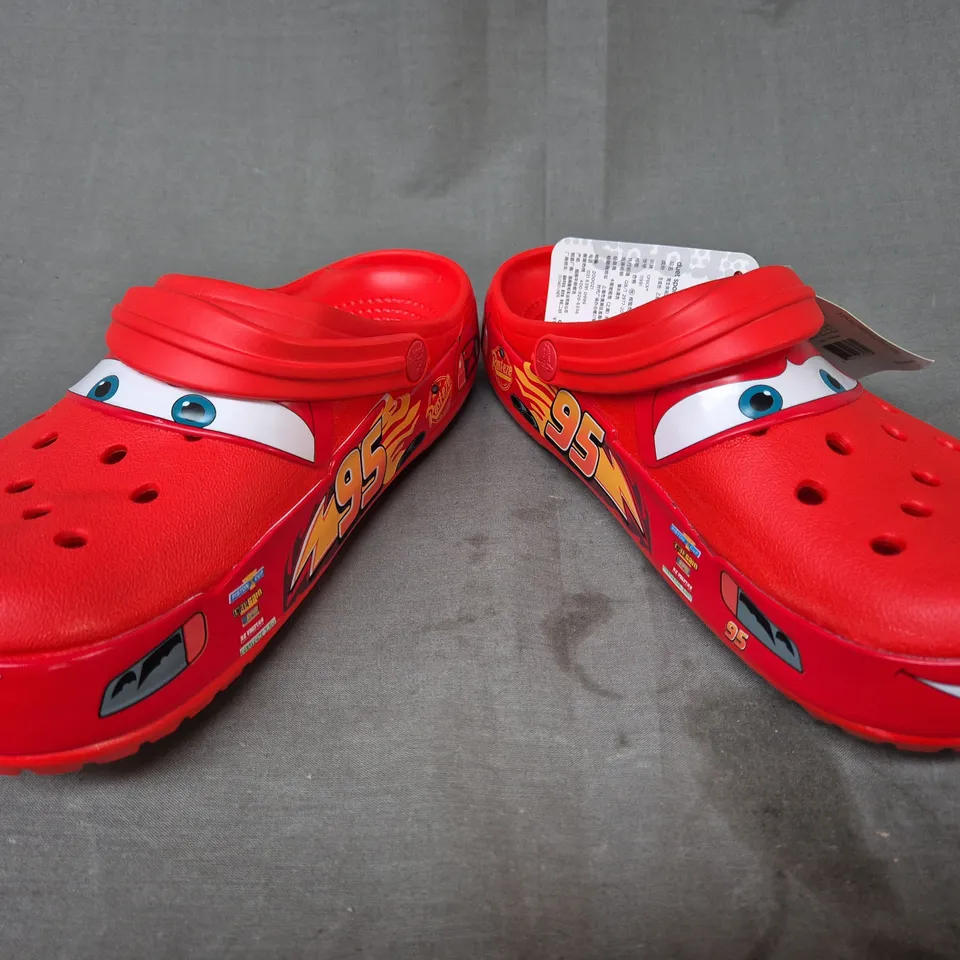 PAIR OF CROCS DISNEY PIXAR CARS LIGHTNING MCQUEEN CLOGS UK SIZE M6/W7