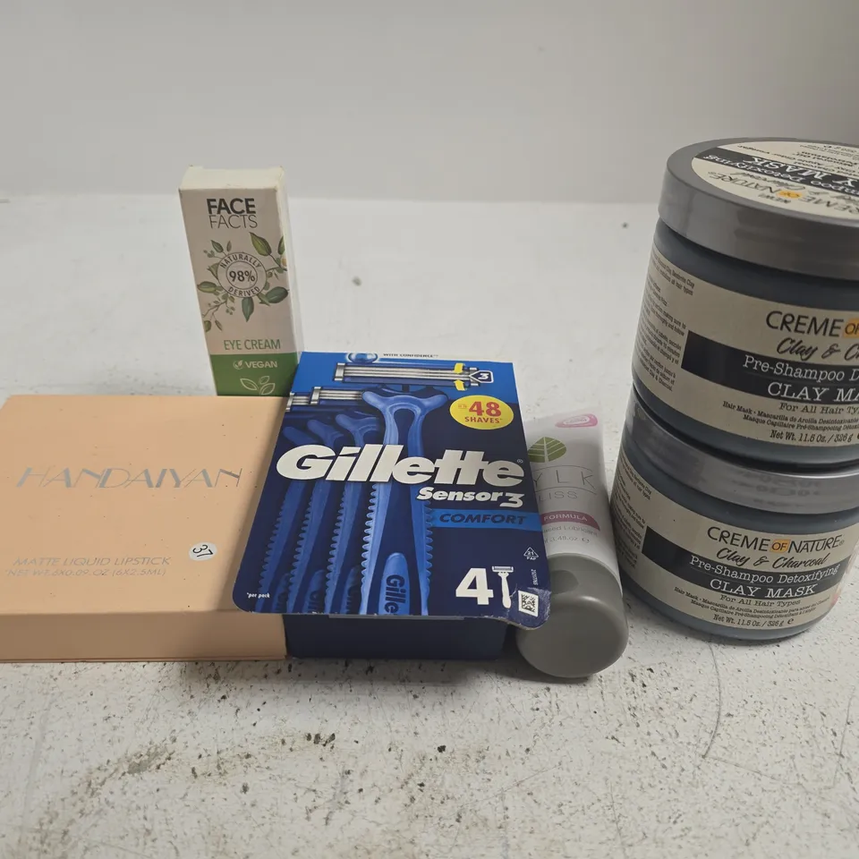 APPROXIMATELY 15 ASSORTED HEALTH & BEAUTY PRODUCTS 