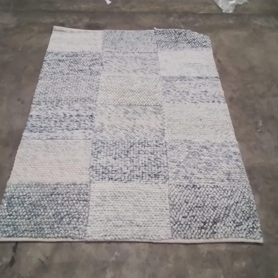 QUALITY DESIGNER AREA RUG - APPROXIMATELY 170X117CM