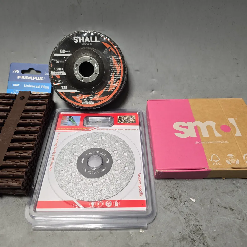 APPROXIMATELY 12 ASSORTED ITEMS TO INCLUDE - UNIVERSAL PLUG , GRINDING DISC ETC