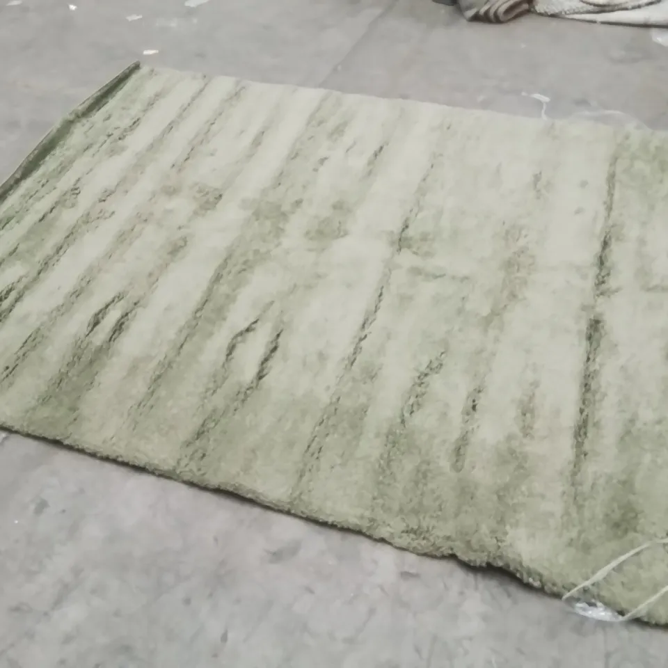 QUALITY DESIGNER AREA RUG - APPROXIMATELY 290X200CM