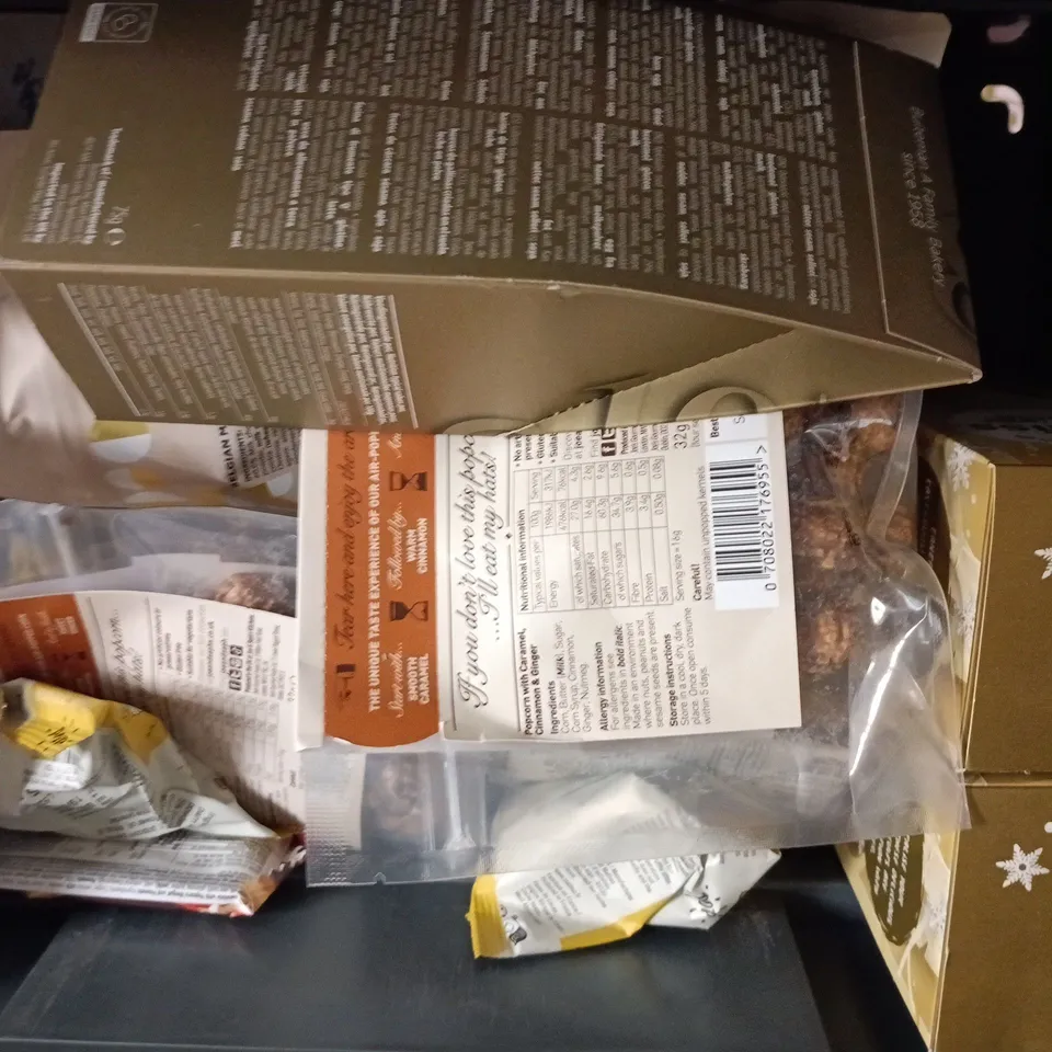 APPROXIMATELY 10 ASSORTED FOOD AND DRINK ITEMS TO INCLUDE GOUDA BISCUITS, GINGERBREAD, ETC