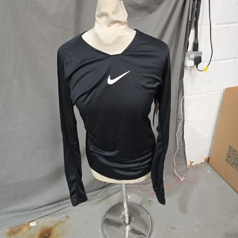 NIKE DRI-FIT SLIM FIT LONG-SLEEVE TOP – BLACK, UK S