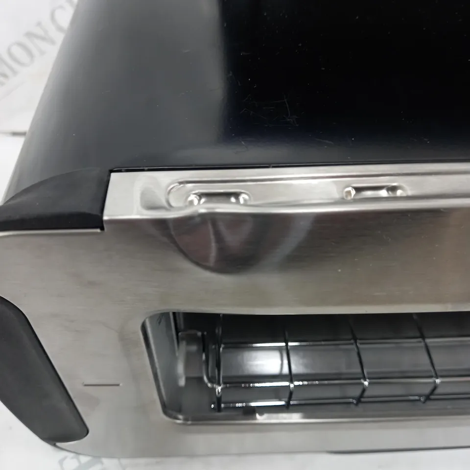 BOXED NINJA 2 IN 1 TOASTER & GRILL ST100UK
