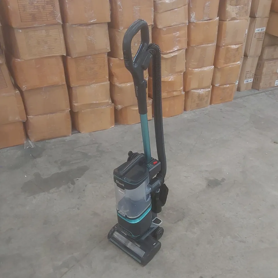 SHARK NZ690UK VACUUM CLEANER 