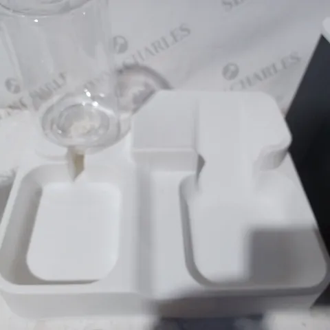 boxed cat food and water try with water bottle