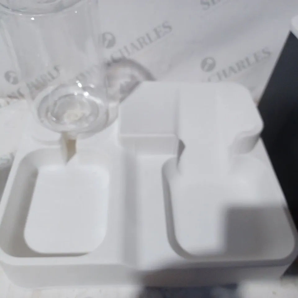 boxed cat food and water try with water bottle