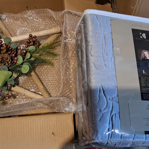 LOT OF 5 ASSORTED HOUSEHOLD ITEMS TO INCLUDE GARDEN FAIRY ORNAMENT,DOUBLE BEDDING AND STAR DECORATION