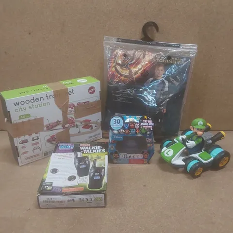 BOX TO CONTAIN A LARGE ASSORTMENT OF CHILDREN'S TOYS TO INCLUDE; RC CAR, WALKIE TALKIES, COSTUMES ETC