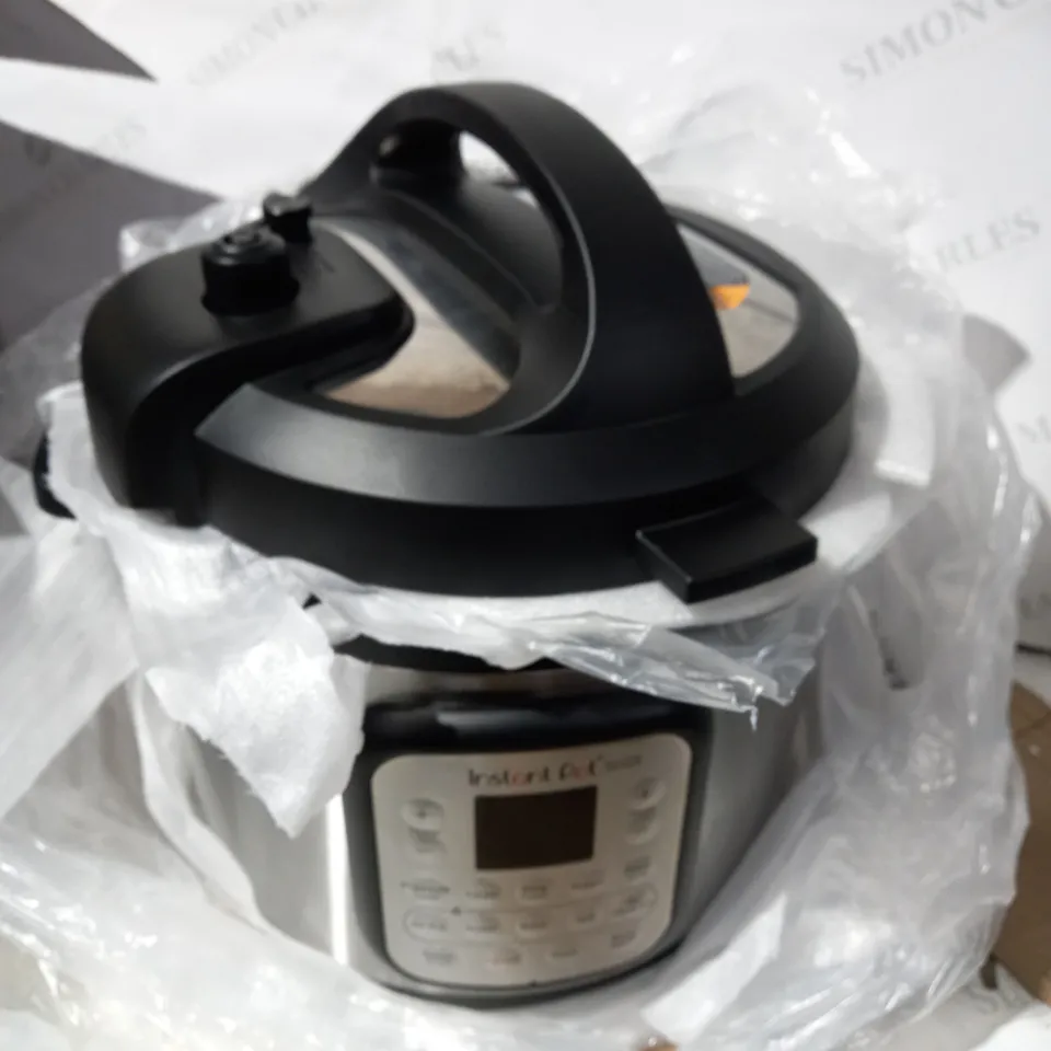 BOXED INSTANT POT DUO + AIR FRYER