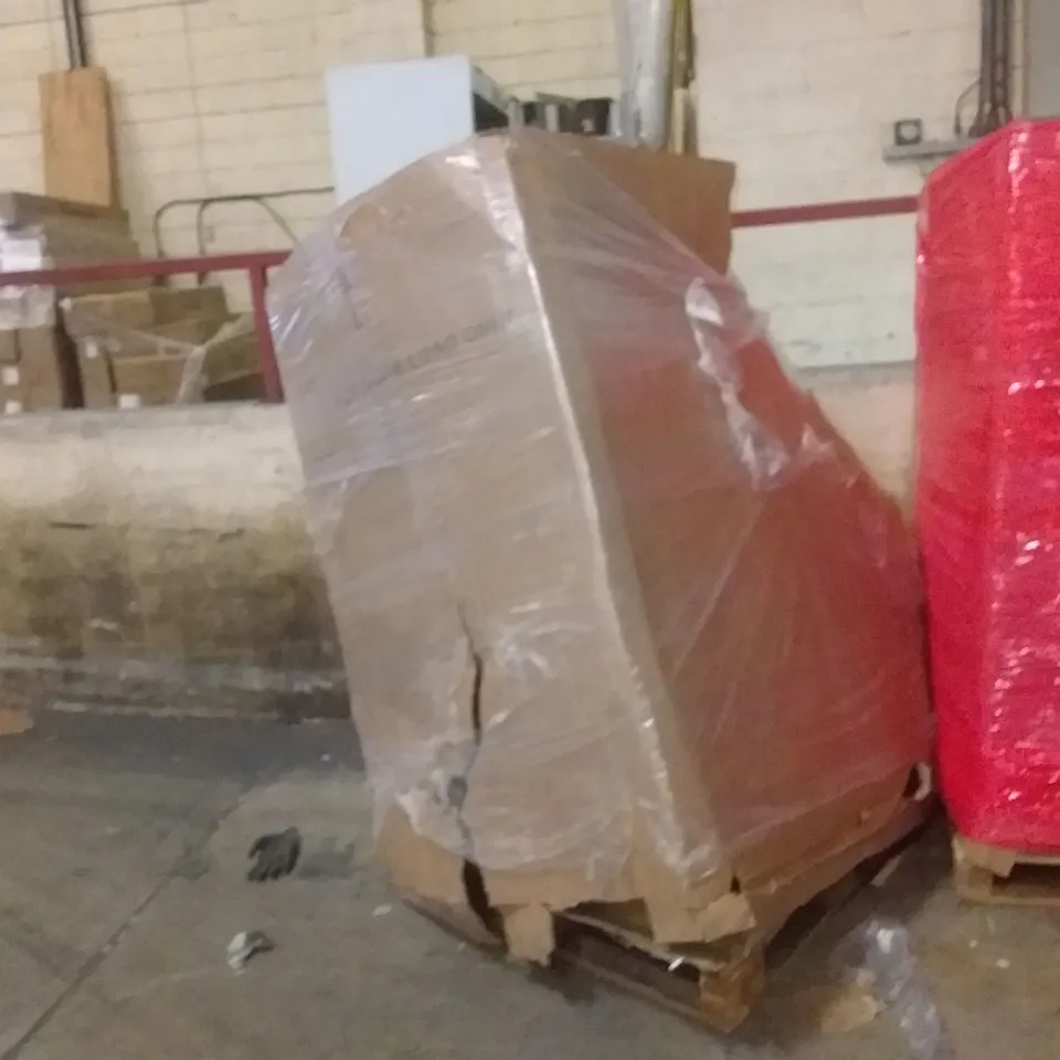 PALLET OF ASSORTED ITEMS INCLUDING MERRIMEN BUBBLE WRAP ROLL, LORENZ WALKING STICK, BAGZZIA, COWAY AIR QUALITY FILTER, HOMIDEC 