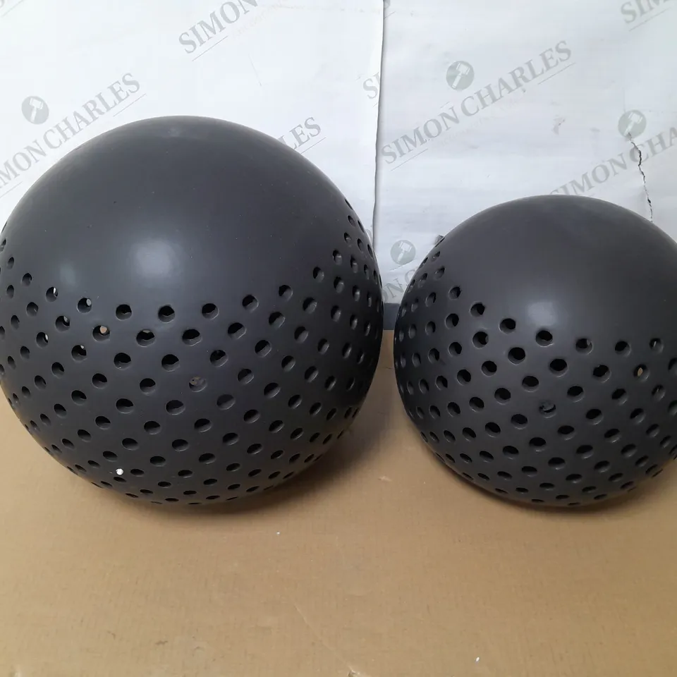 BOXED K BY KELLY HOPPEN SET OF 2 INDOOR OUTDOOR ORBS 25CM AND 30CM