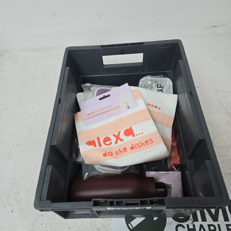TOTE OF APPROXIMATELY 10 ASSORTED ITEMS TO INCLUDE: ROBIN RED CARB PELLETS 900G