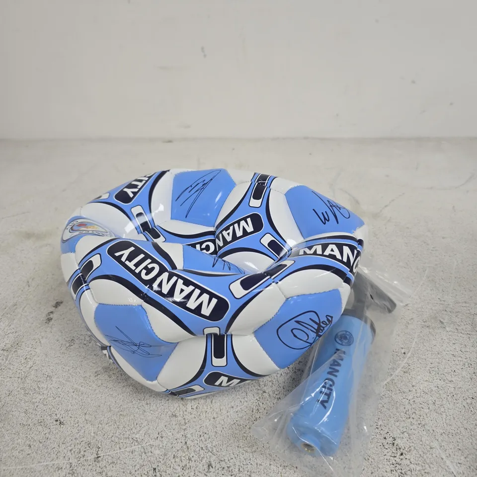 MANCHESTER CITY SIGNATURE FOOTBALL GIFT SET – SIZE 5 BALL & PUMP