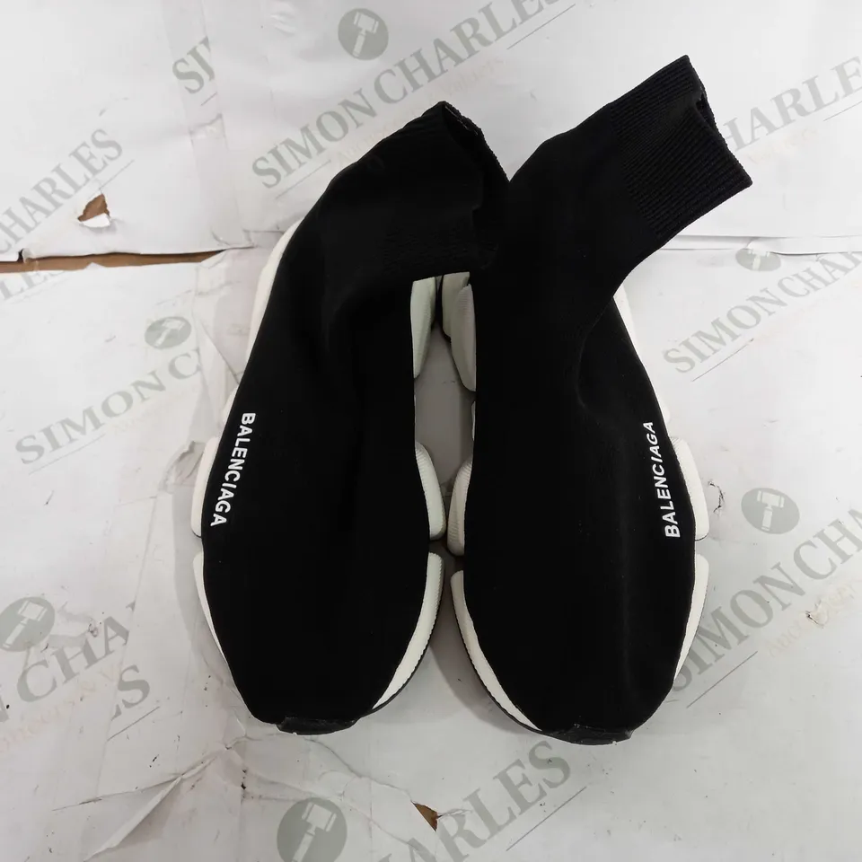 PAIR OF BALENCIAGA SPEED TRAINESR IN BLACK/WHITE - EU 42