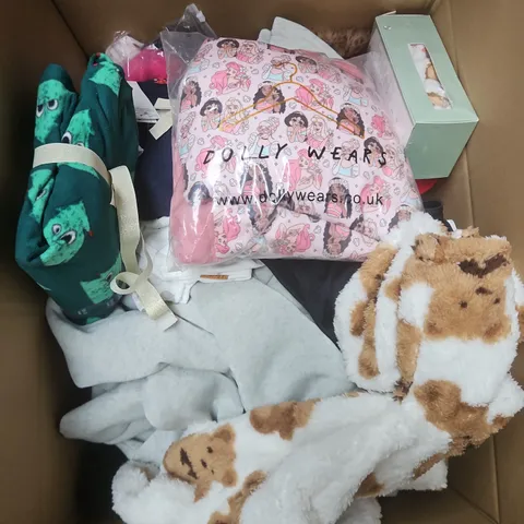 BOX OF APPROXIMATELY 25 ASSORTED KIDS CLOTHING ITEMS TO INCLUDE - TOP , SHORTS , T-SHIRT ETC