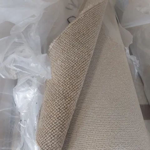 ROLL OF QUALITY TUDOR CO-ORDINATES CHICKPEA CARPET - APPROXIMATELY 4.3 x 4m