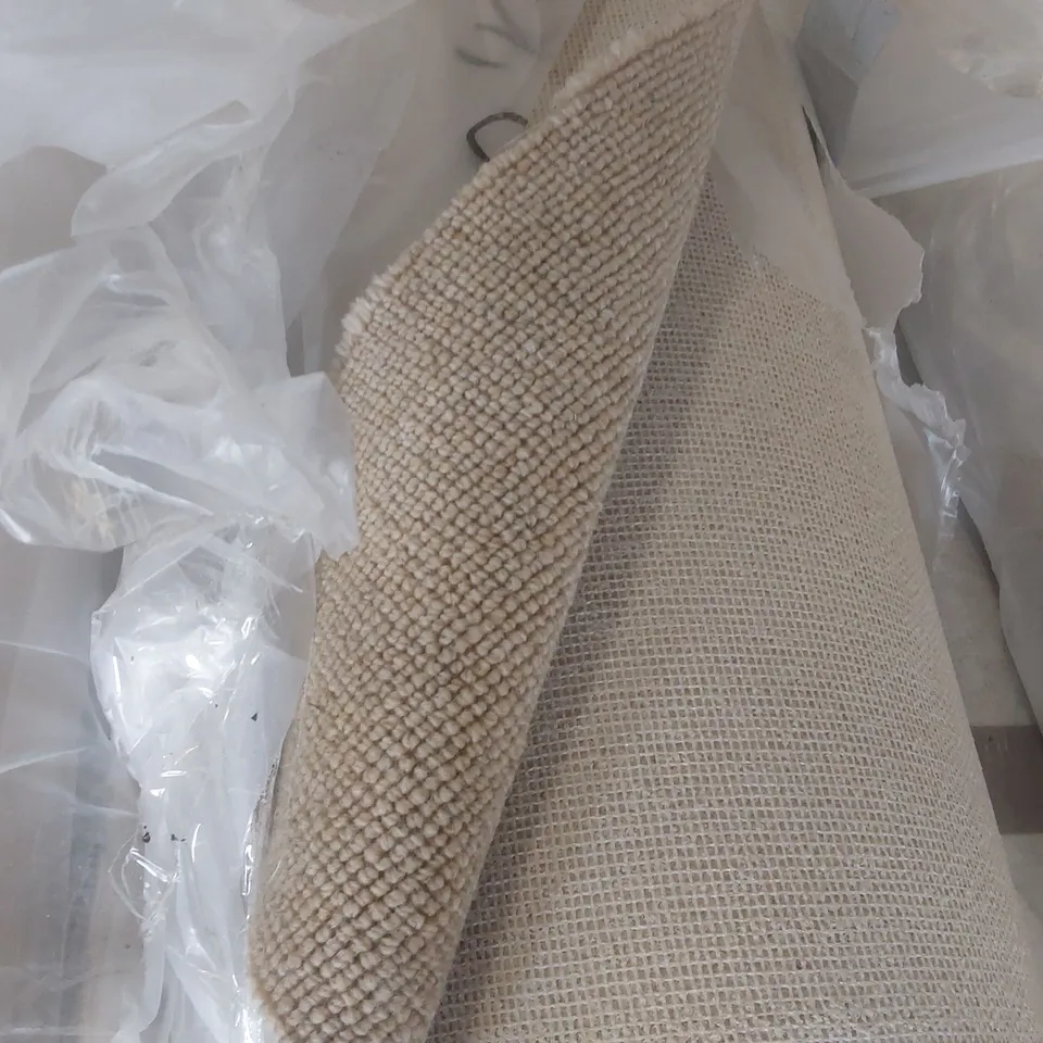 ROLL OF QUALITY TUDOR CO-ORDINATES CHICKPEA CARPET - APPROXIMATELY 4.3 x 4m