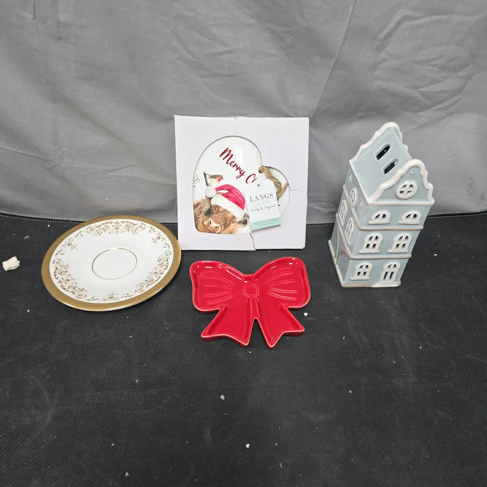 LOT OF APPROXIMATELY 20 ASSORTED POTTERY ITEMS TO INCLUDE SAUCERS, CHRISTMAS HIGHLAND COW PLATE AND HOUSE TEA LIGHT HOLDER