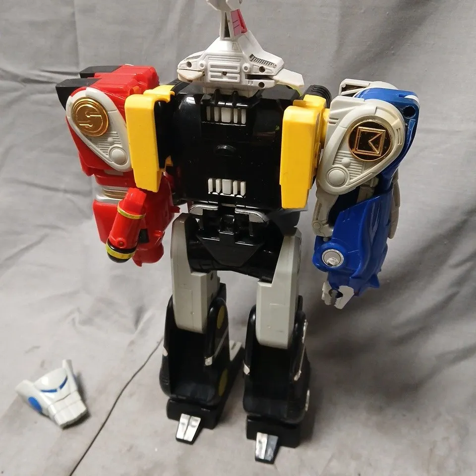 VINTAGE TRANSFORMERS STYLE FIGURINE