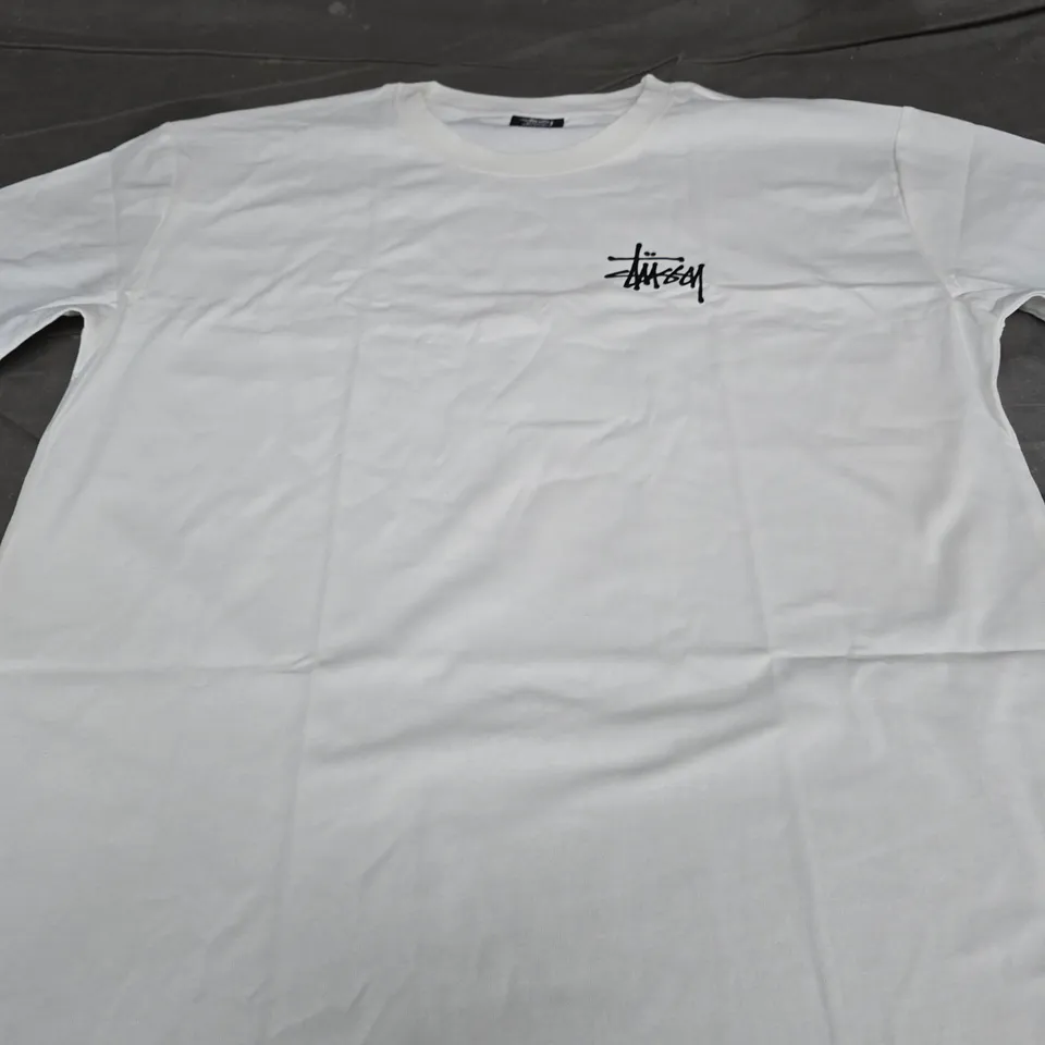 STÜSSY WHITE T-SHIRT – CHEST LOGO - SIZE M