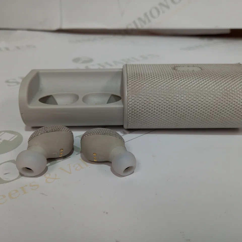 JQM ULTRA WIRELESS EARPHONES