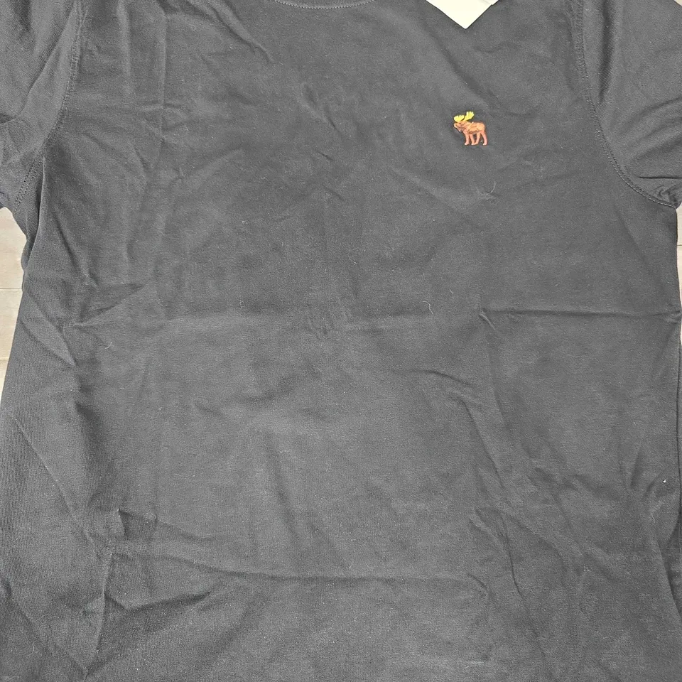 ABERCROMBIE & FITCH CREW NECK T-SHIRT IN BLACK SIZE MEDIUM