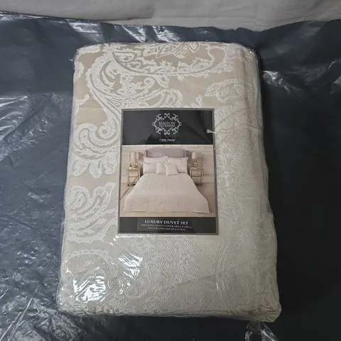 MAISON LUXURY DUVET SET – KING SIZE DUVET COVER + 2 PILLOWCASES, DAMASK PATTERN