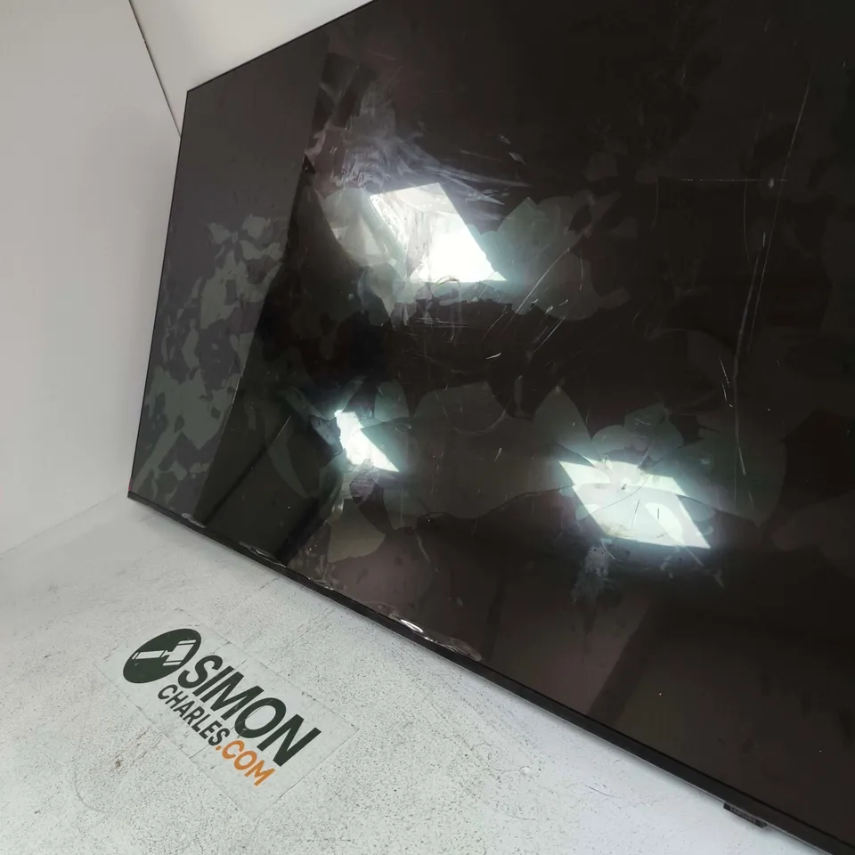 SAMSUNG 55-INCH QLED TV (Q7F) – SCREEN CRACKED