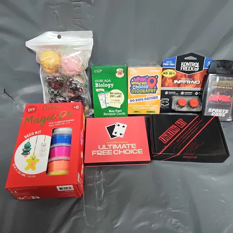 APPROXIMATELY 15 ASSORTED TOYS & GAMES TO INCLUDE OMY MAGIC-DO, SPORTS CAR TOP TRUMPS, CONTROL FREEK CUSTOMISED THUMB STICKS, ETC