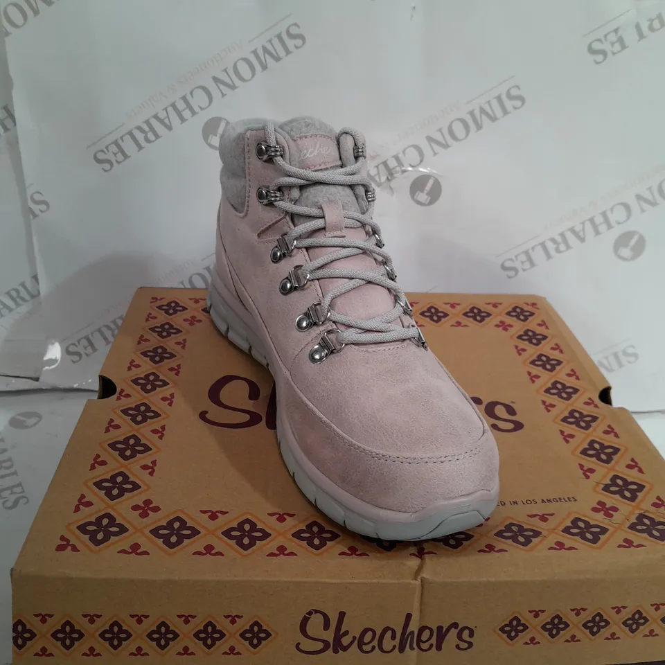 RIEKER LACE UP ANKLE BOOT 6.5