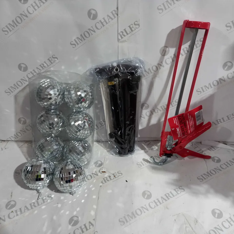 APPROX 20 HOUSEHOLD ITEMS TO INCLUDE CAULK GUN, COLLAPSABLE WALKING STICK, BAUBLES