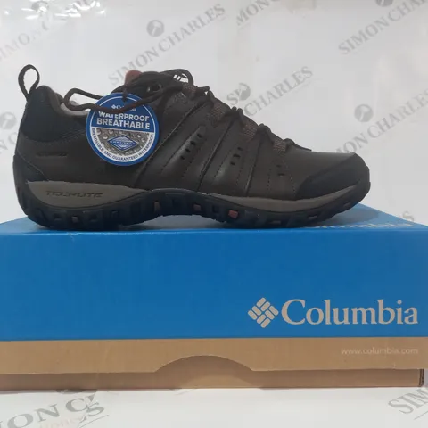 BOXED PAIR OF COLUMBIA WOODBURN II WATERPROOF SHOES IN BROWN UK SIZE 8.5